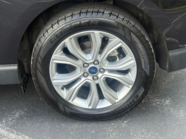 Used 2021 Ford Edge Titanium w/ Cargo Accessory Package FWD image 31