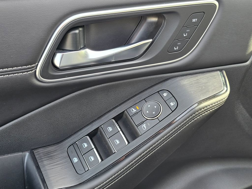 Used 2023 Nissan Rogue Platinum w/ Platinum Premium Package image 21