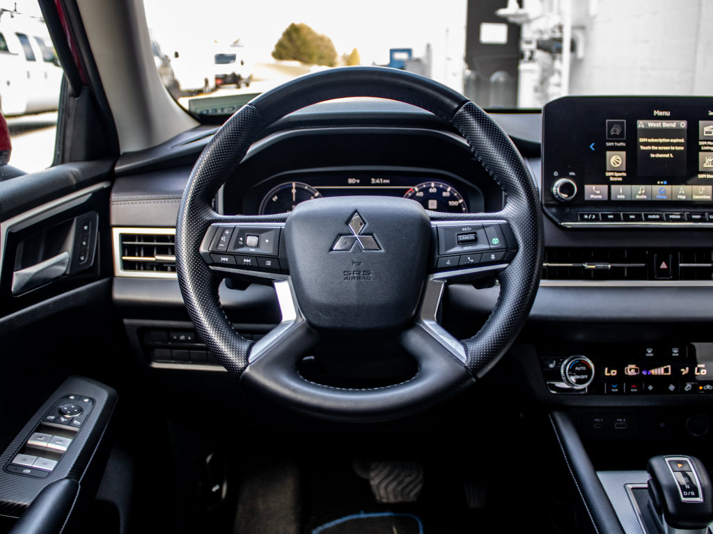 Used 2024 Mitsubishi Outlander SEL AWD/4WD image 38