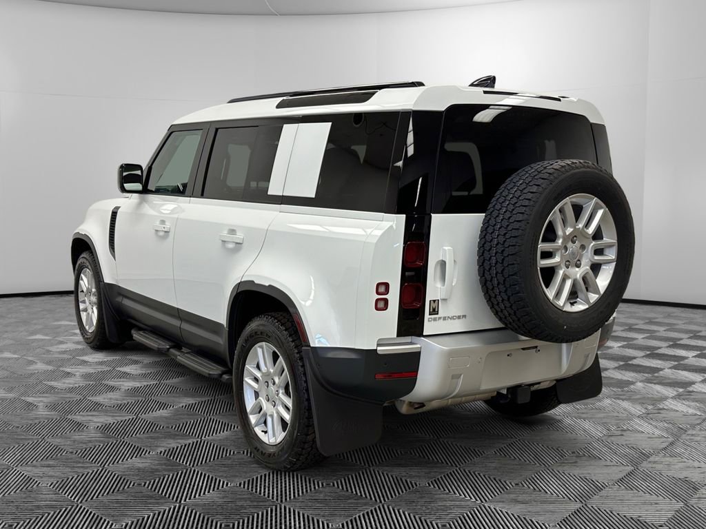 Used 2025 Land Rover Defender 110 S image 3