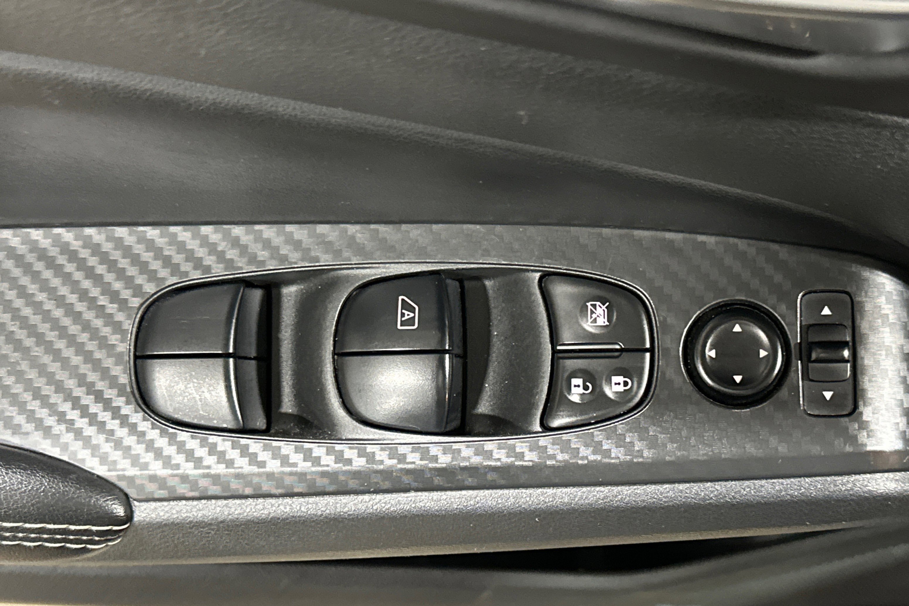 Used 2024 Nissan Altima 2.5 SV image 17