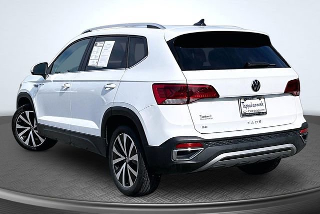 Used 2024 Volkswagen Taos SE image 4