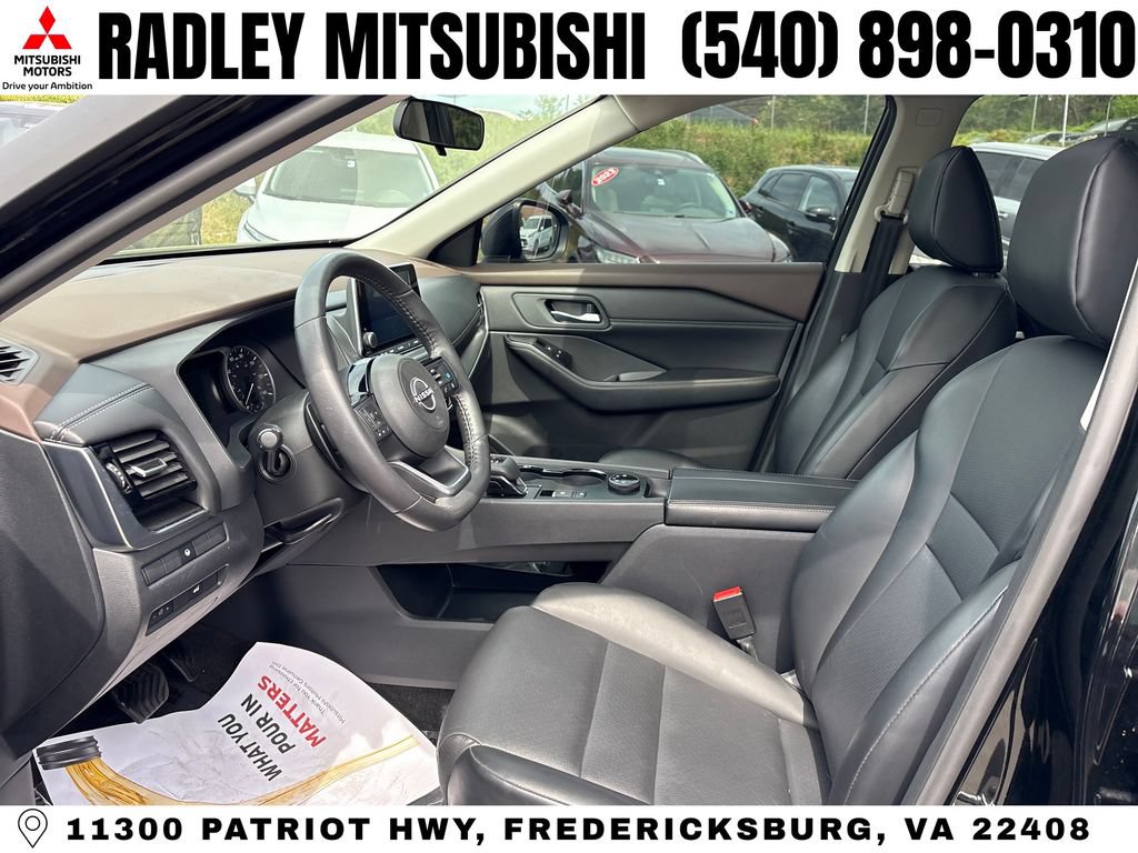 Used 2023 Nissan Rogue SV w/ SV Premium Package AWD/4WD image 3