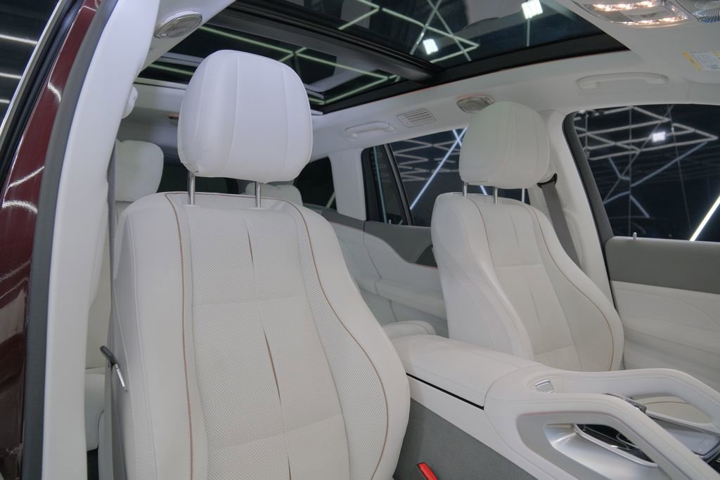 Used 2022 Mercedes-Benz Maybach GLS 600 4MATIC image 42