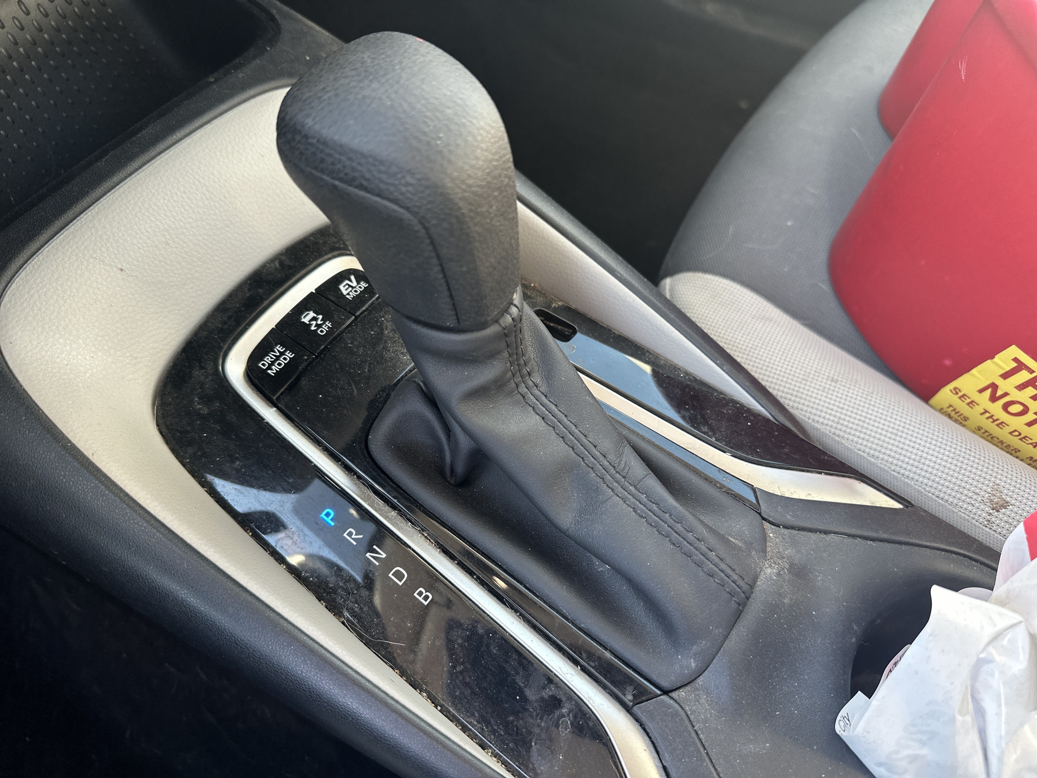 Used 2024 Toyota Corolla LE w/ LE Convenience Package FWD image 24
