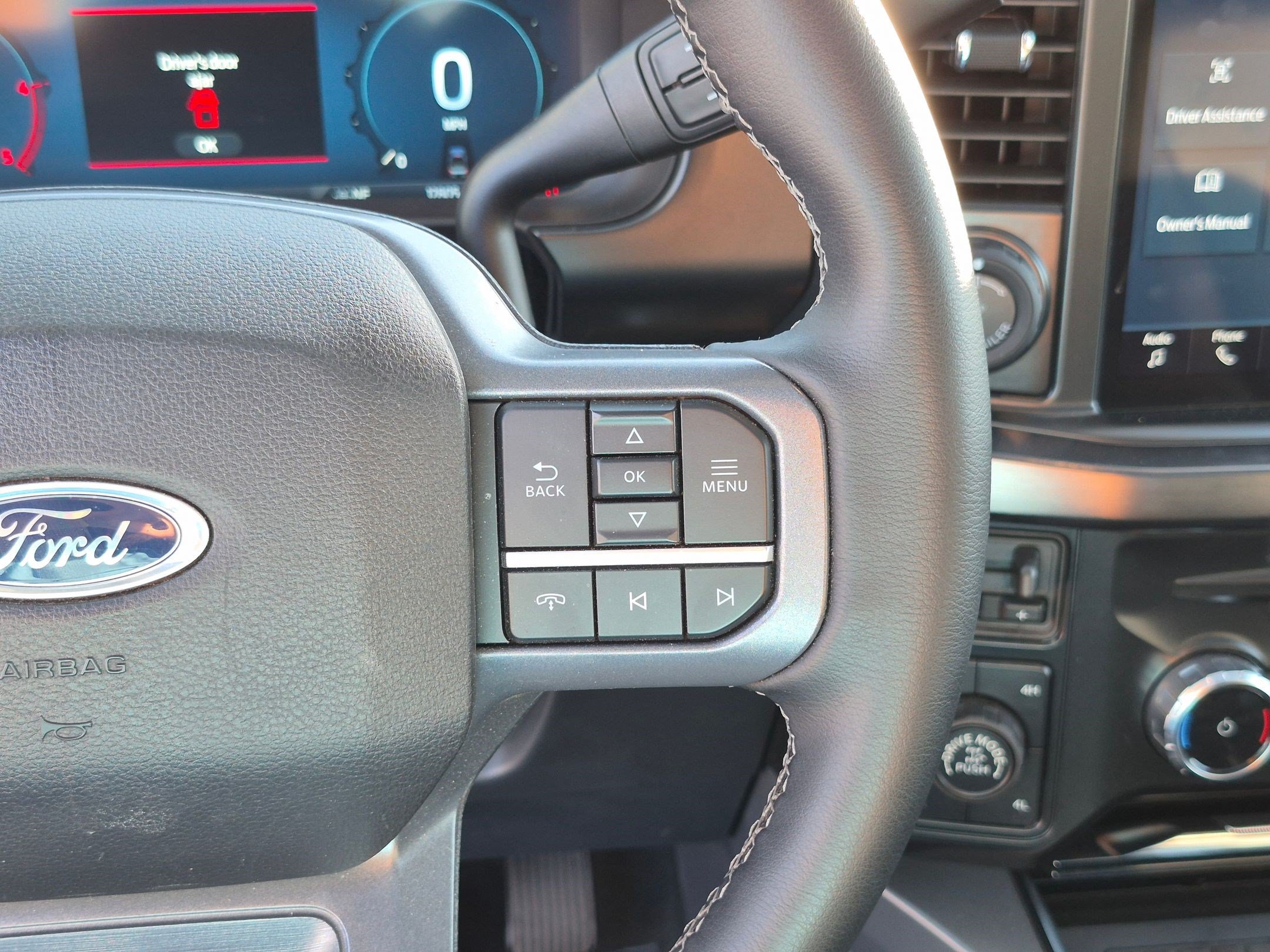 Used 2026 Ford F350 Lariat w/ Tremor Off-Road Package AWD/4WD image 22