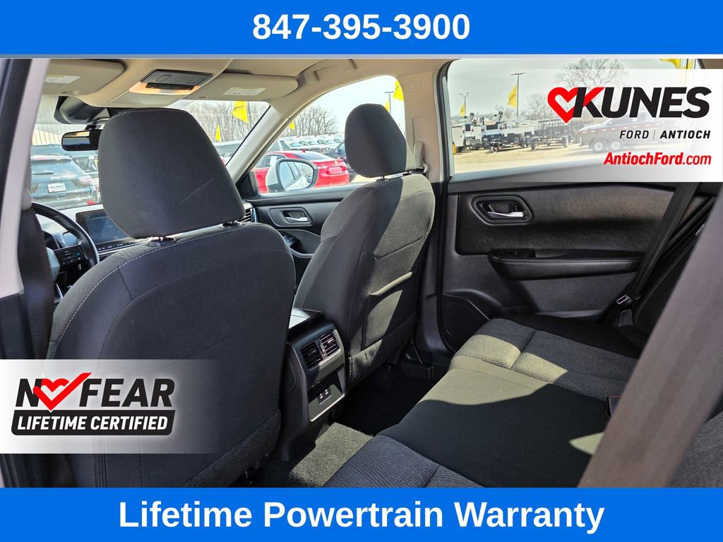 Used 2025 Nissan Rogue SV image 19