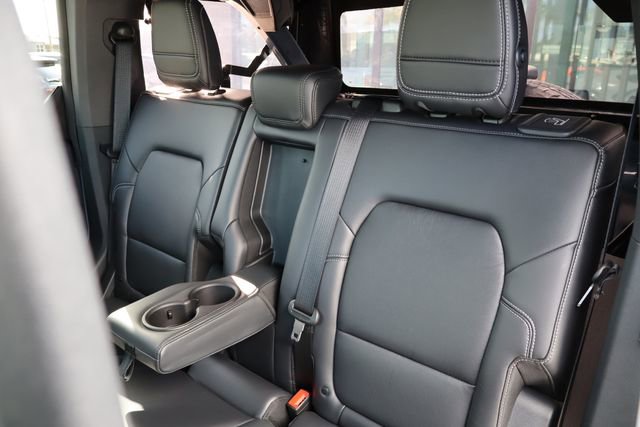 Used 2025 Ford Bronco Outer Banks image 16