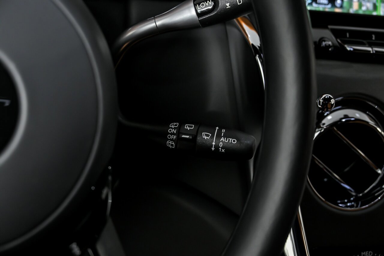 Used 2022 Rolls-Royce Cullinan image 32