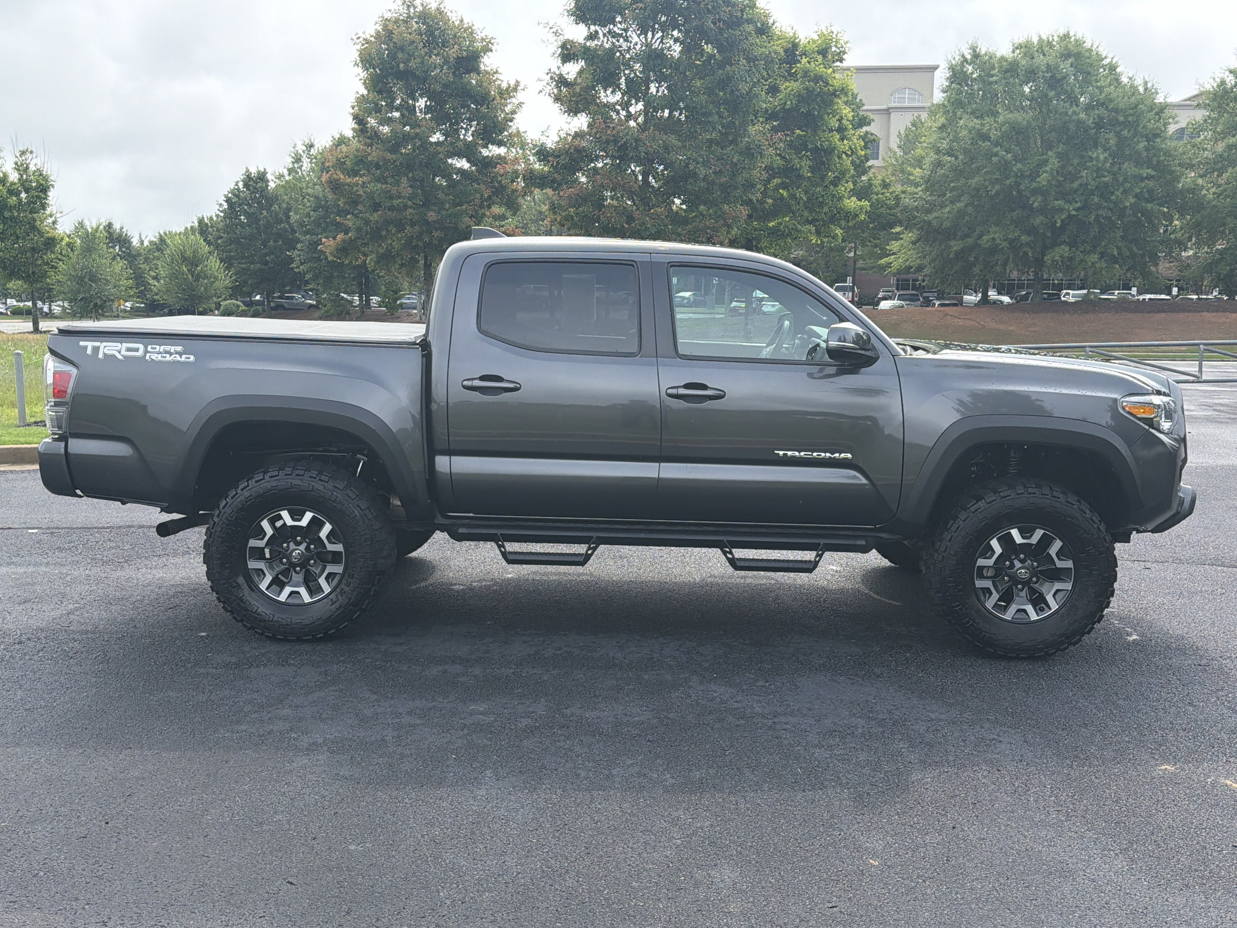 Used 2022 Toyota Tacoma TRD Off-Road w/ Technology Package RWD image 10