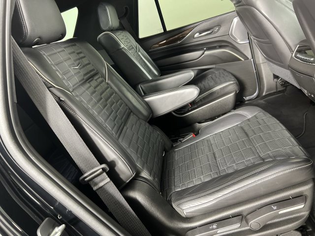 Certified 2021 Cadillac Escalade Premium Luxury Platinum AWD/4WD image 28