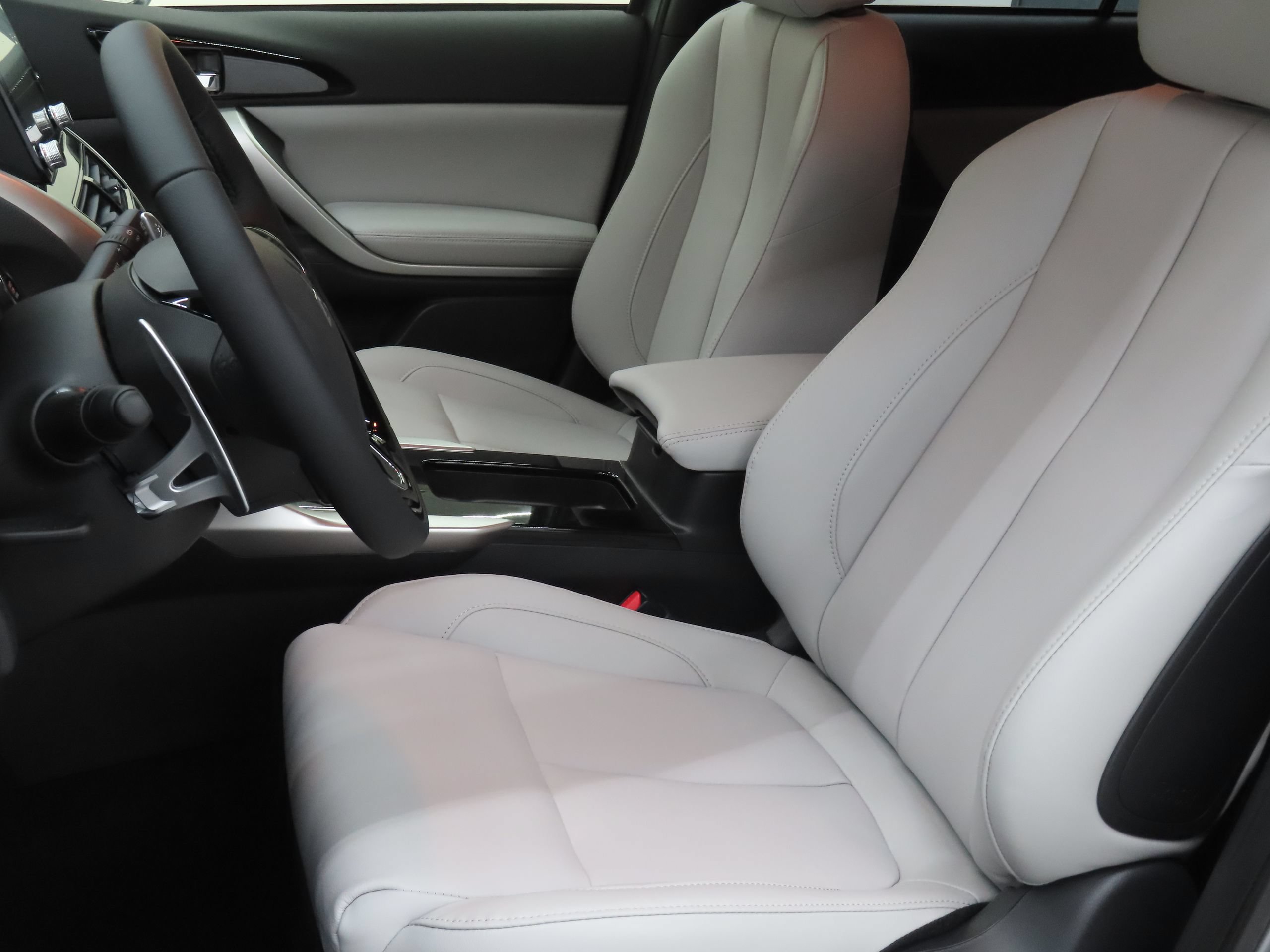 New 2026 Mitsubishi Eclipse Cross SEL AWD/4WD image 11