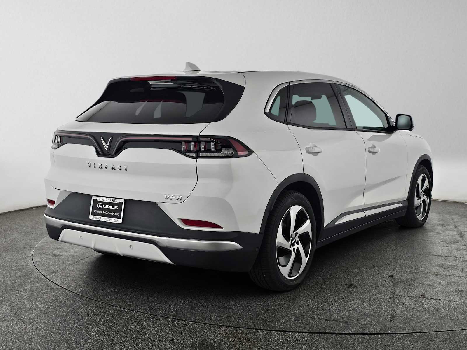 Used 2023 VinFast VF 8 Eco AWD/4WD image 3