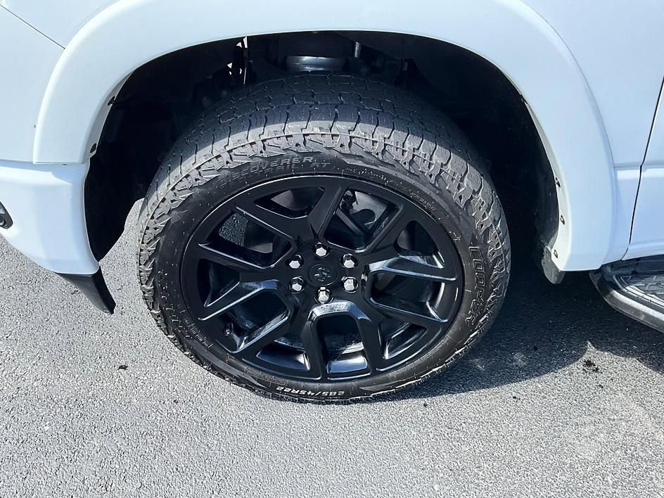 Used 2022 RAM 1500 Laramie AWD/4WD image 10