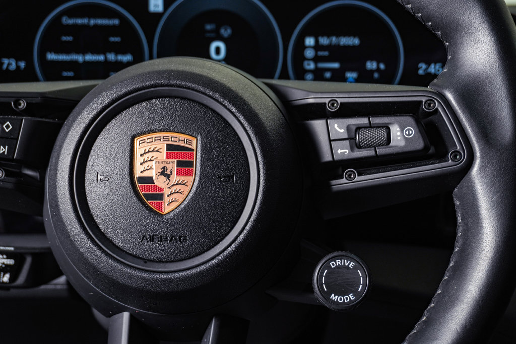 Certified 2025 Porsche Taycan AWD/4WD image 20