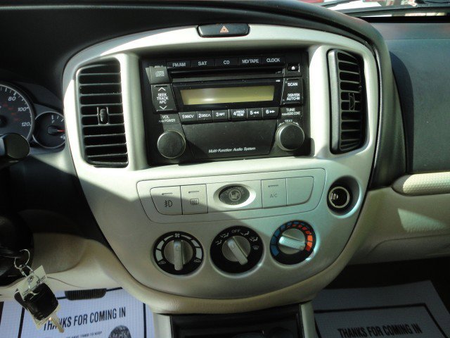 Used 2006 MAZDA Tribute s image 6