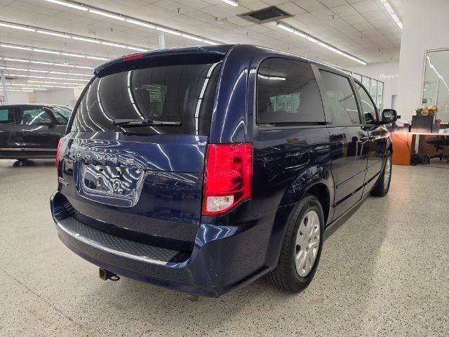 Used 2017 Dodge Grand Caravan SE w/ Power Window Group FWD image 4
