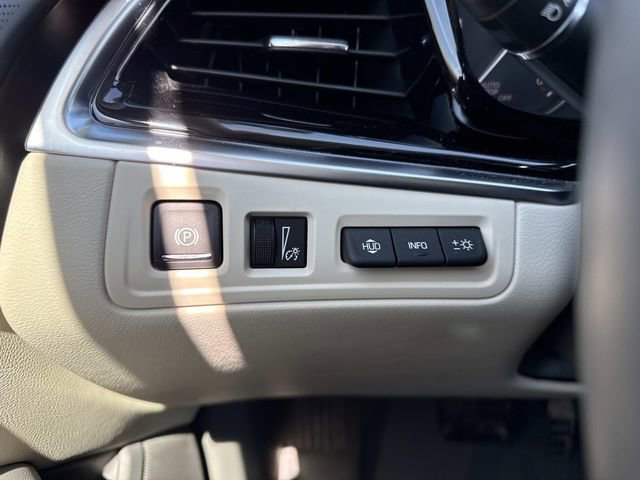 Used 2024 Cadillac XT6 Premium Luxury w/ Technology Package AWD/4WD image 31
