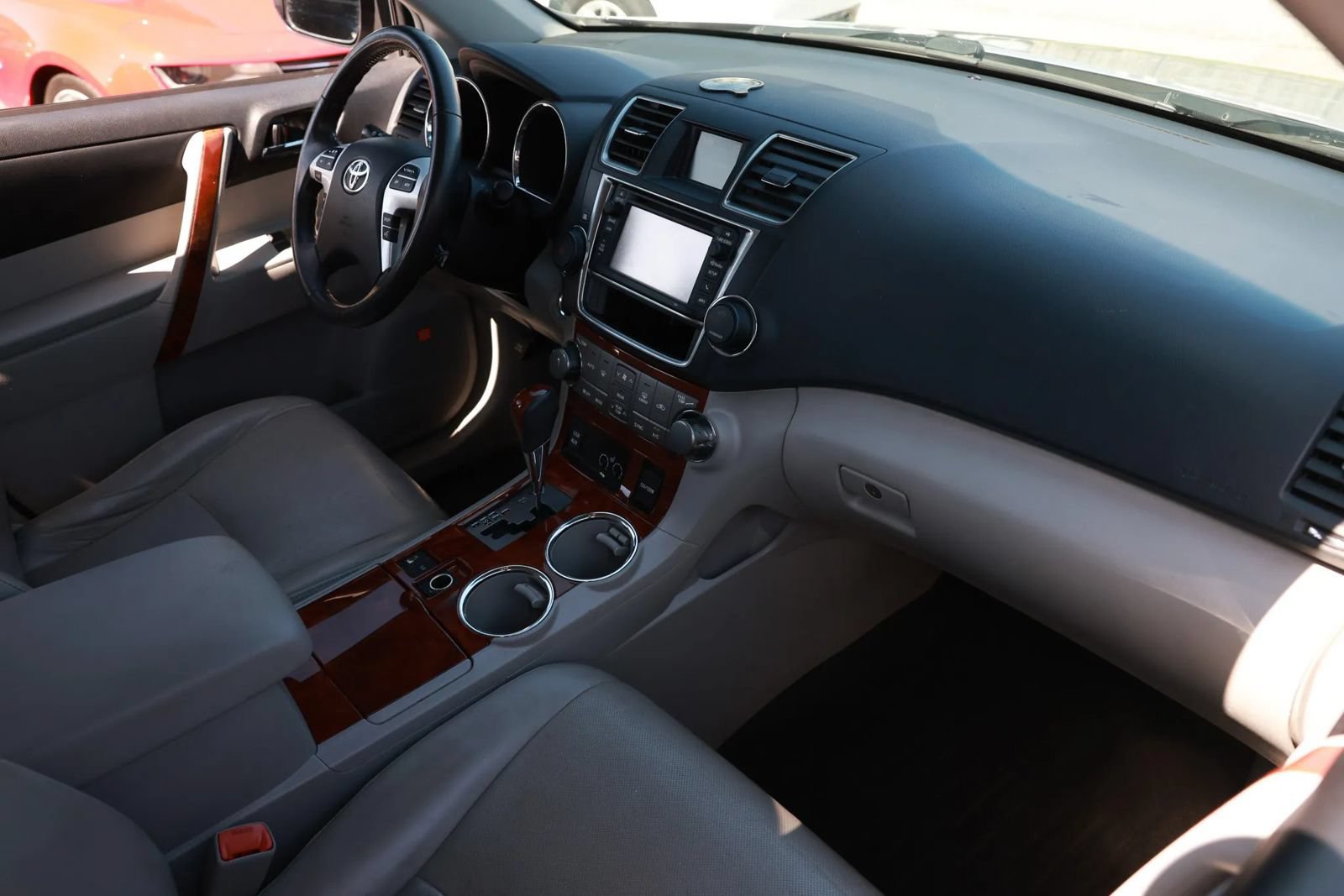 Used 2013 Toyota Highlander Limited AWD/4WD image 26