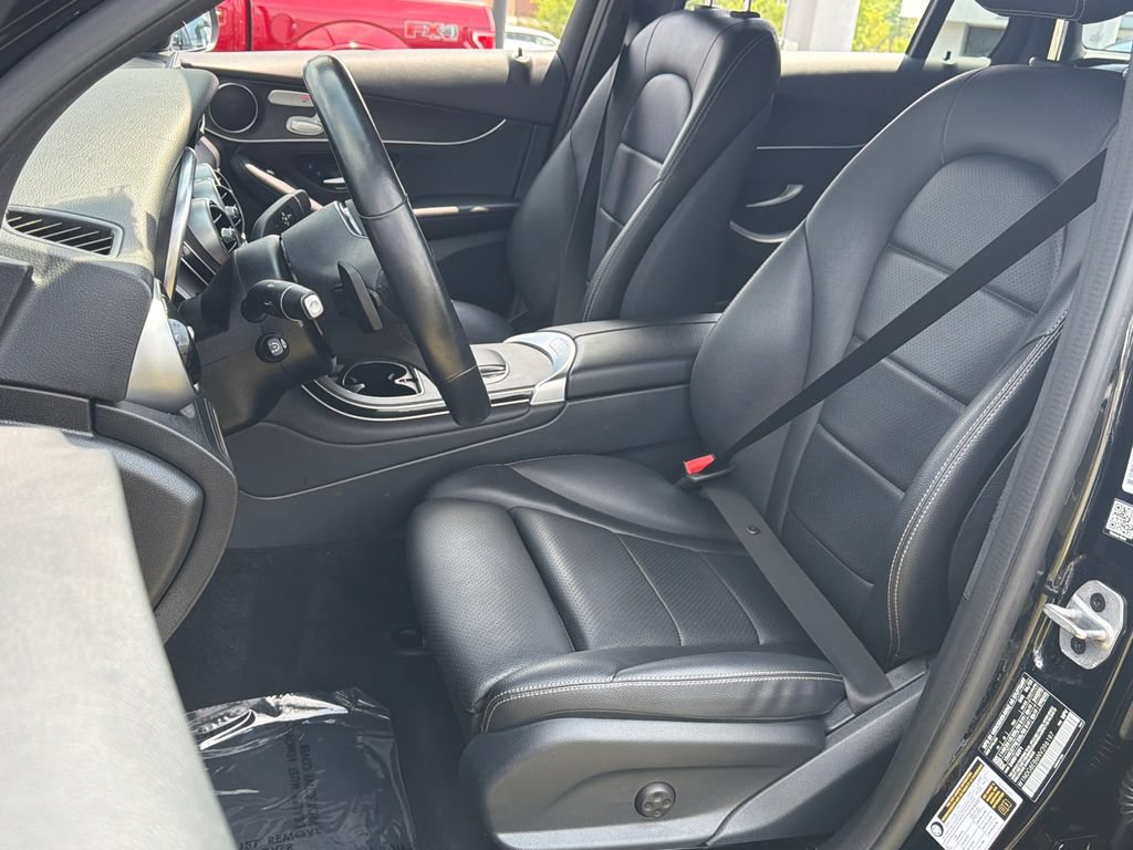 Used 2022 Mercedes-Benz GLC 300 4MATIC w/ Premium Package Lite image 14