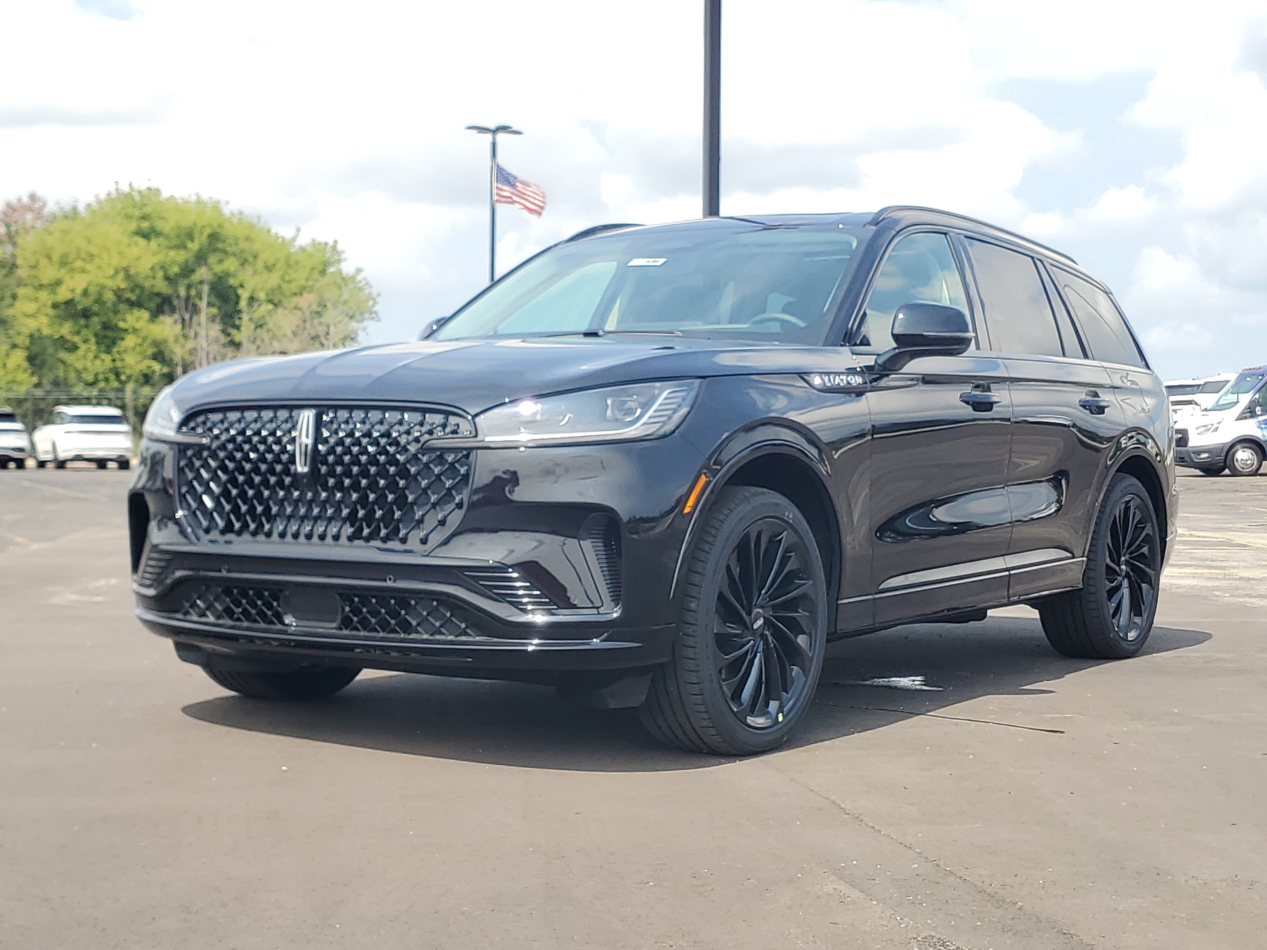 New 2026 Lincoln Aviator Reserve AWD/4WD image 2