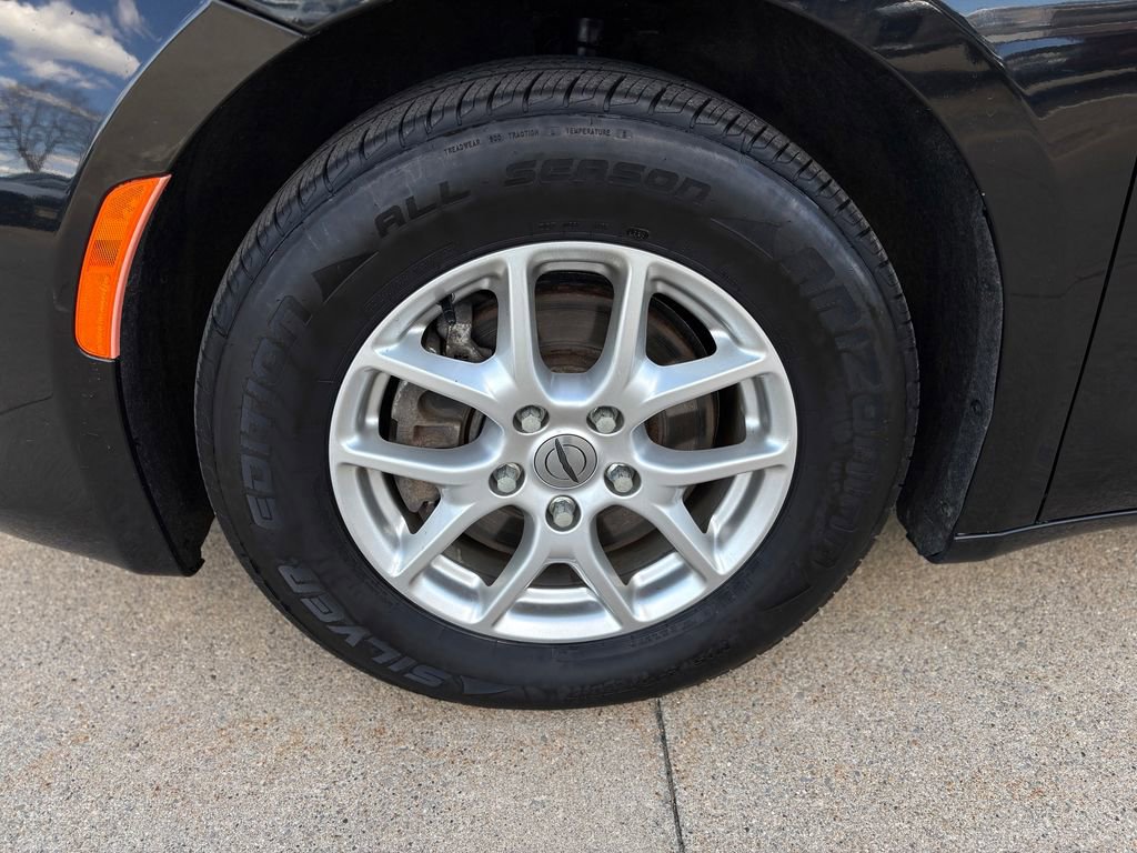 Used 2022 Chrysler Voyager LX image 27