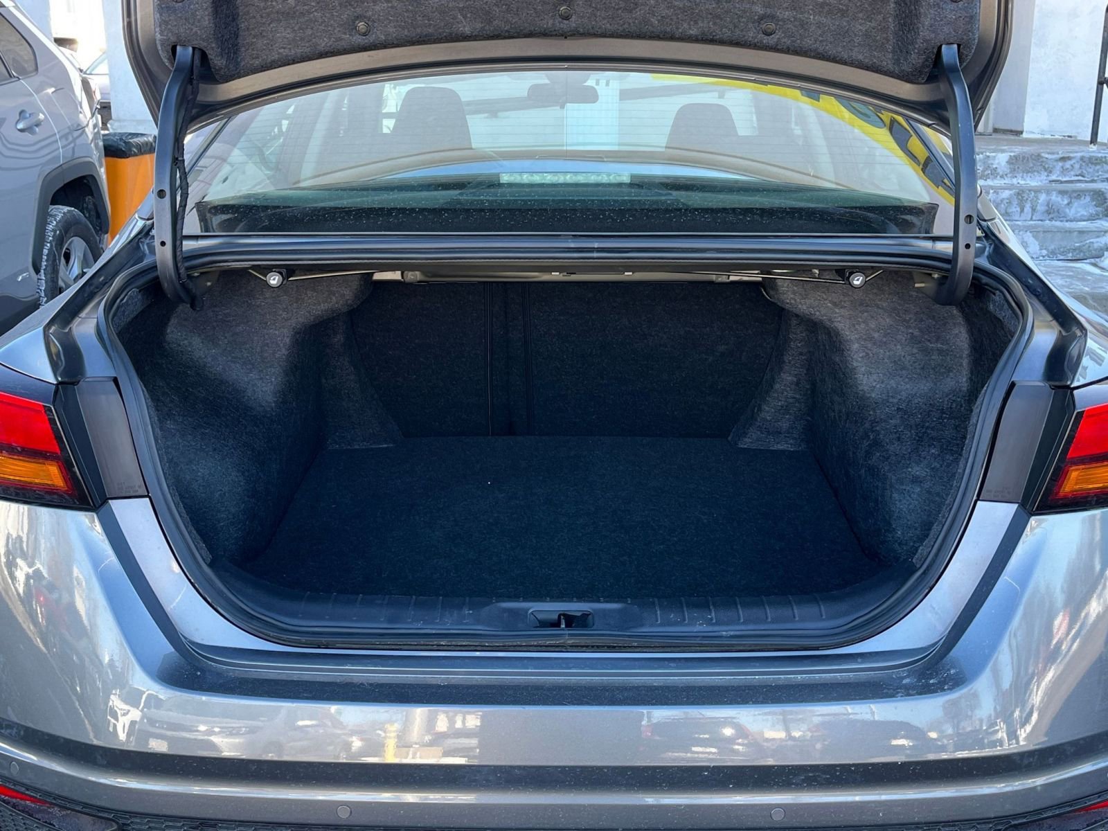 Used 2025 Nissan Altima 2.5 SV image 27