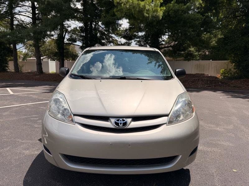 Used 2008 Toyota Sienna LE FWD image 3