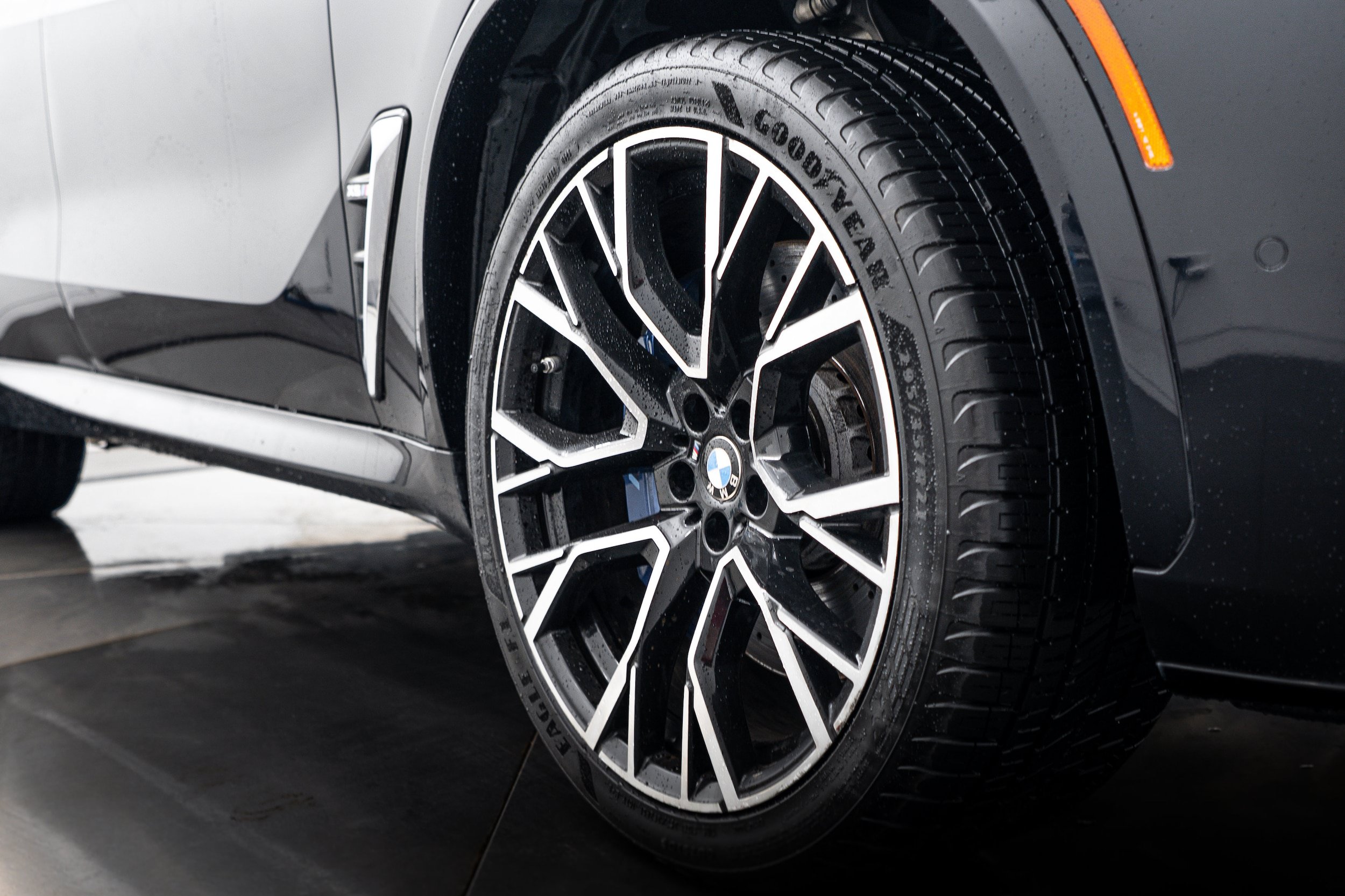 Used 2021 BMW X5 M w/ Executive Package AWD/4WD image 25