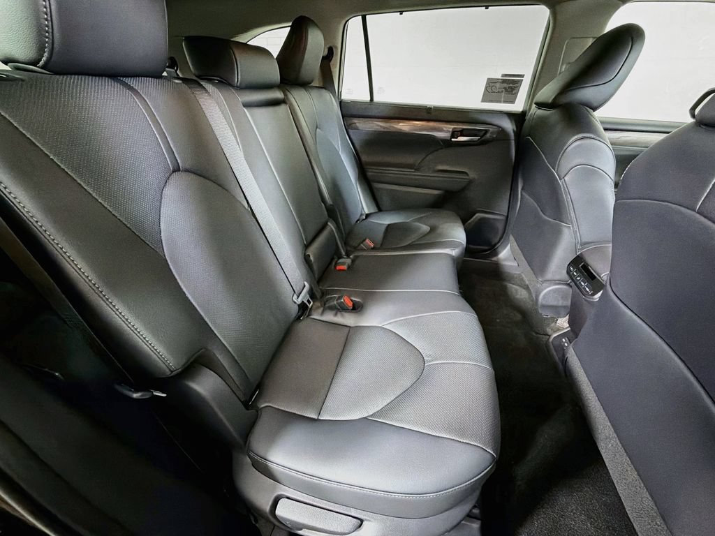 New 2026 Toyota Highlander Limited AWD/4WD image 24