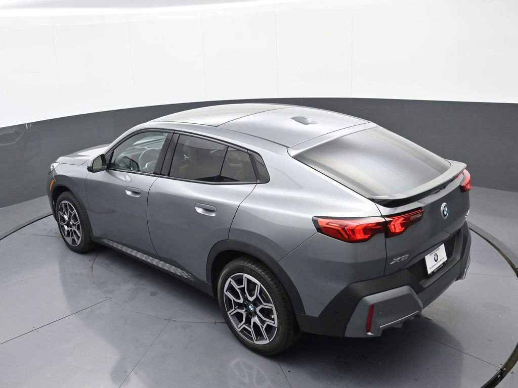 Used 2025 BMW X2 xDrive28i w/ Premium Package image 34