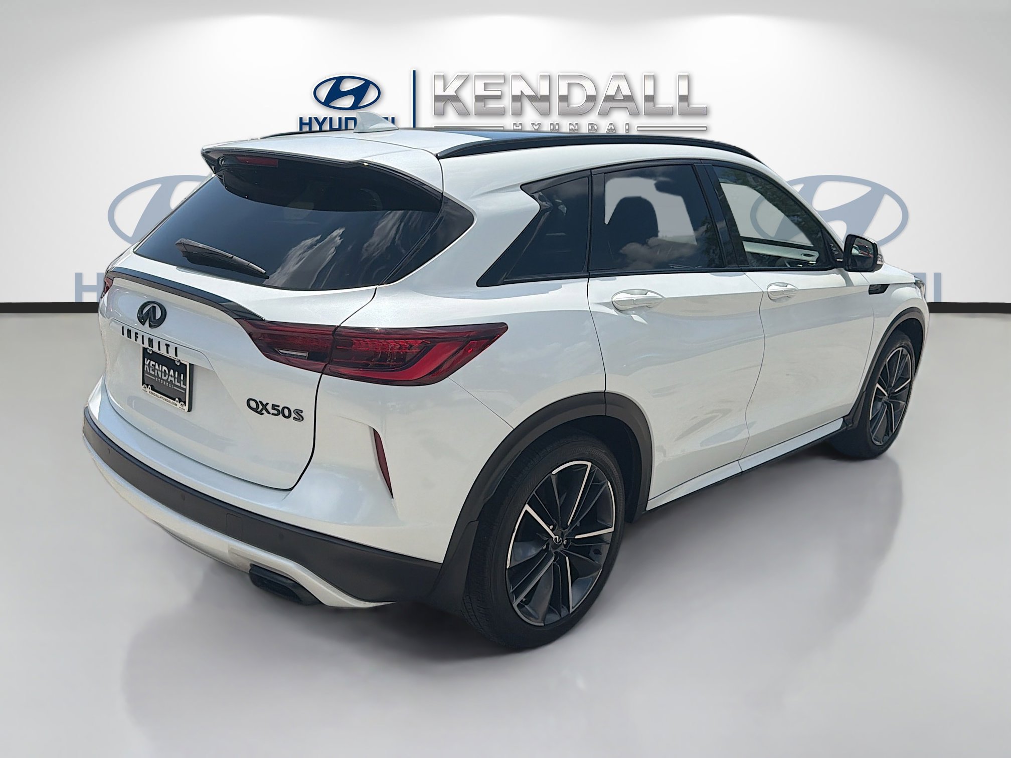 Used 2023 INFINITI QX50 Sport FWD image 6