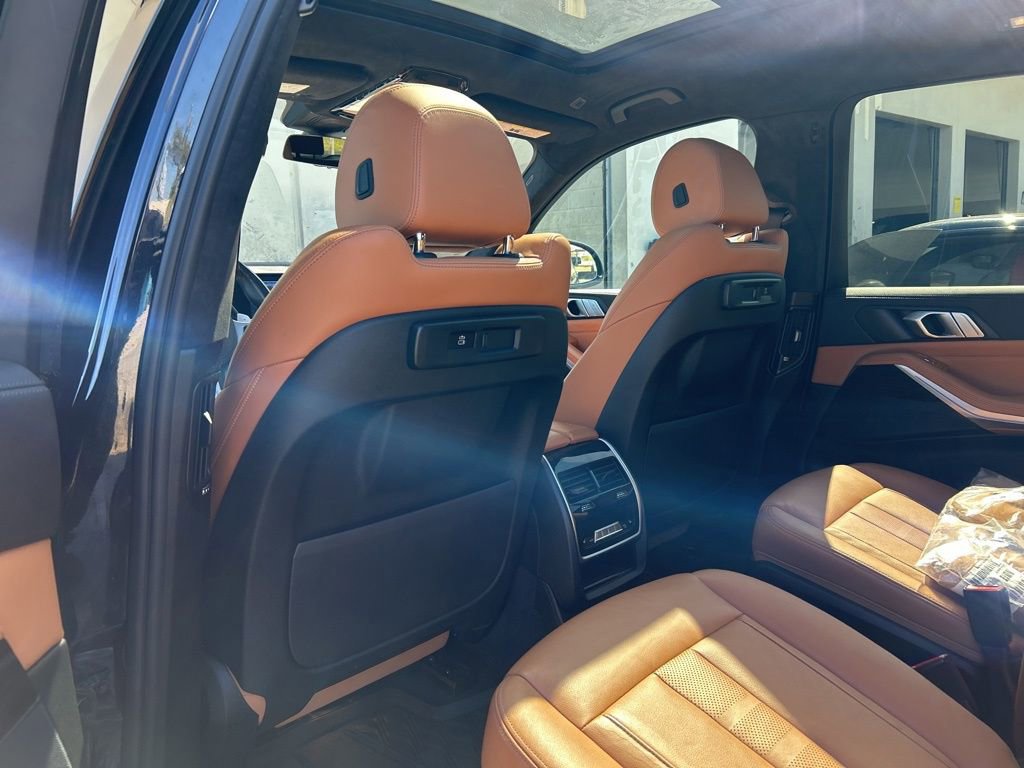 Used 2021 BMW X7 xDrive40i w/ M Sport Package image 37