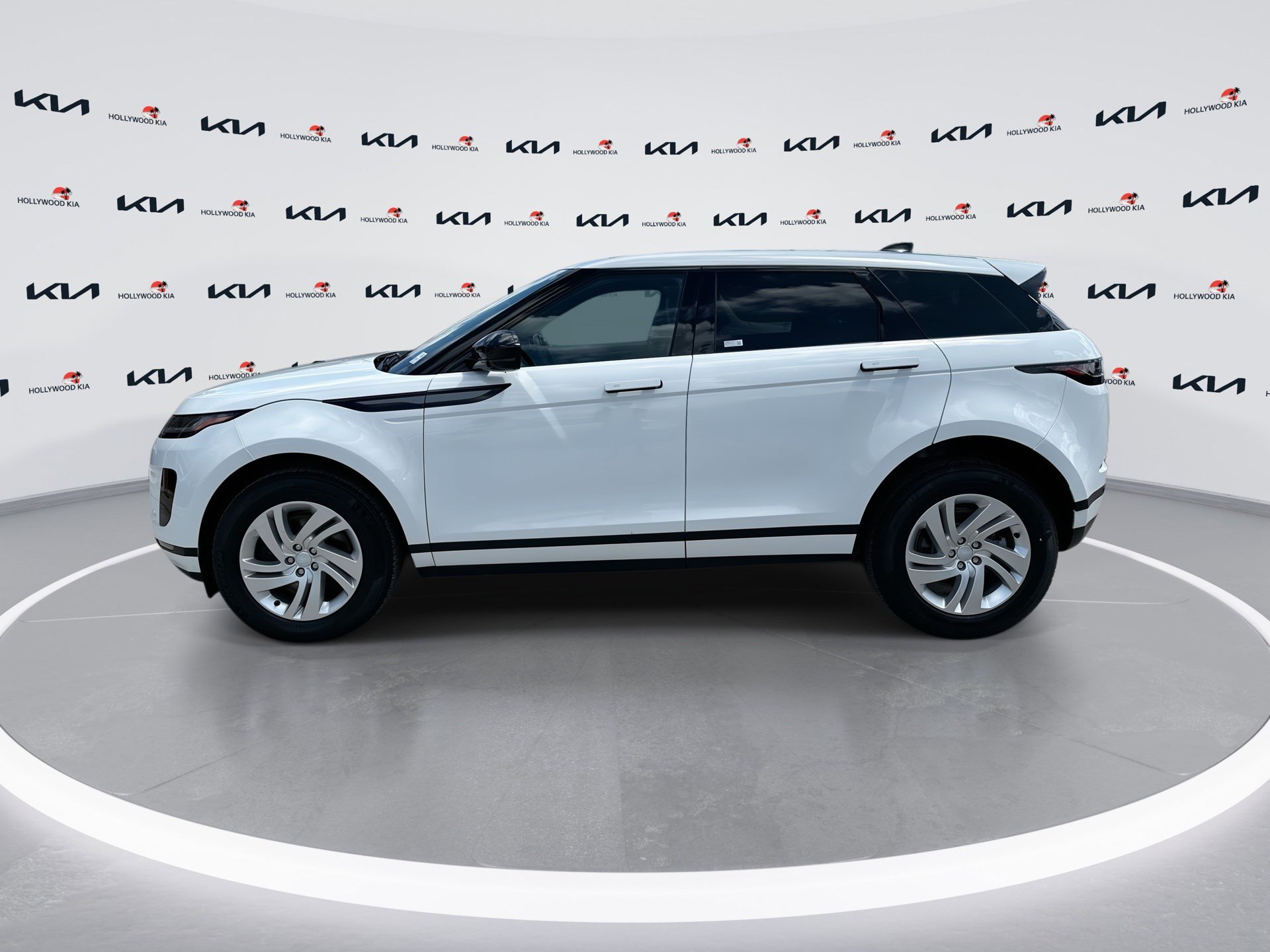 Used 2025 Land Rover Range Rover Evoque S AWD/4WD image 5