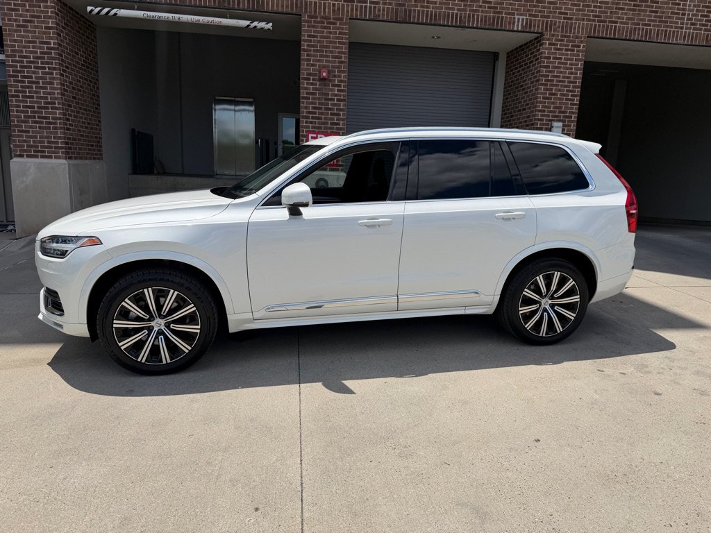 Used 2024 Volvo XC90 B5 Core AWD/4WD image 4