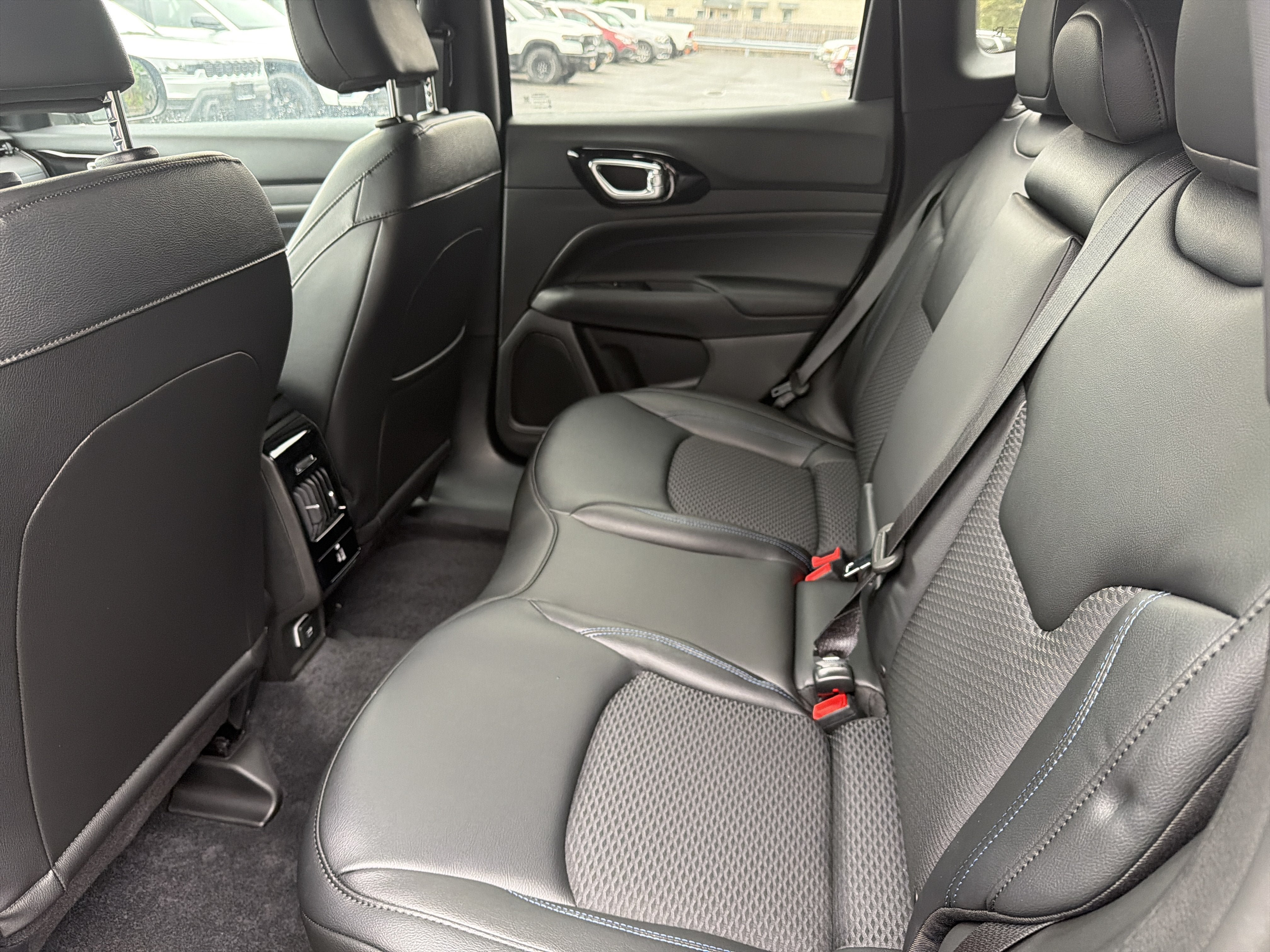 New 2026 Jeep Compass Latitude AWD/4WD image 22