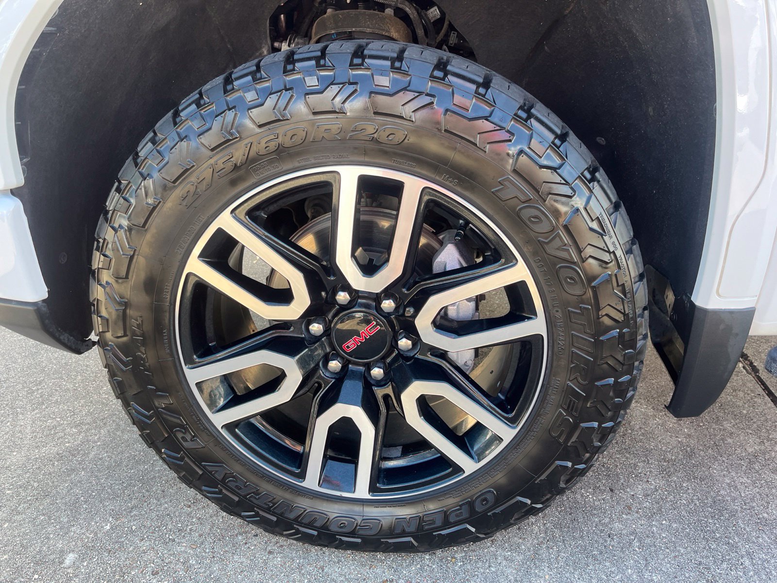 Used 2025 GMC Sierra 1500 AT4 w/ AT4 Premium Package AWD/4WD image 7
