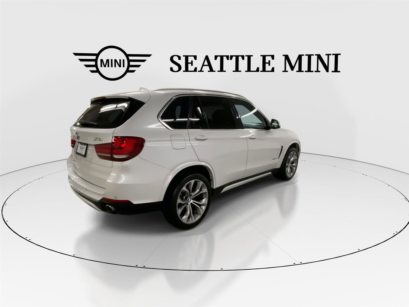 Used 2015 BMW X5 xDrive35d image 11