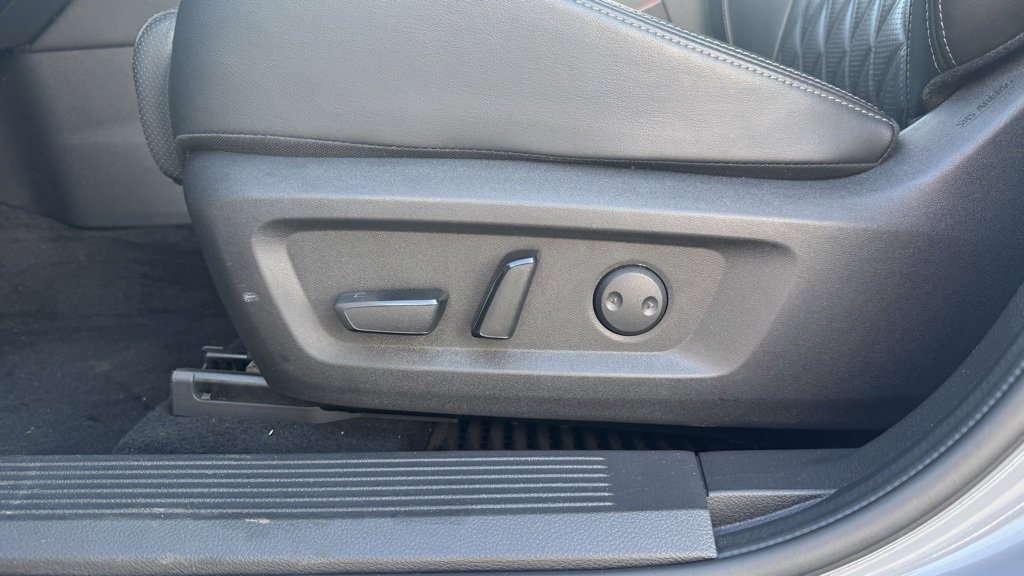 Used 2022 Nissan Rogue Platinum w/ Head-Up Display Package image 11