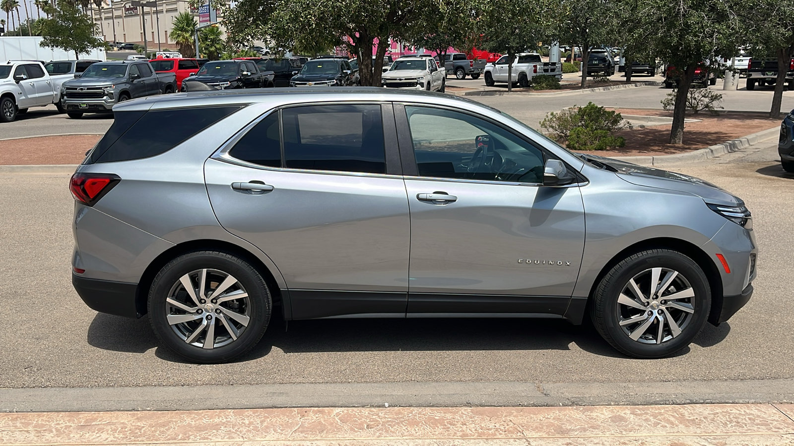 Used 2024 Chevrolet Equinox LT FWD image 9