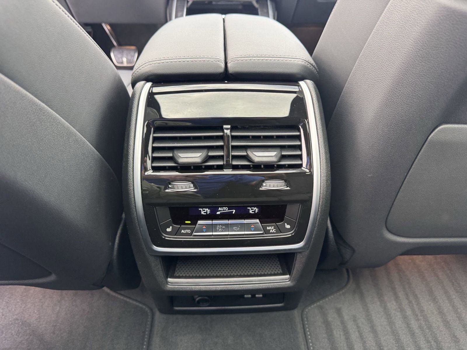 Used 2026 BMW X7 xDrive40i w/ Executive Package image 26