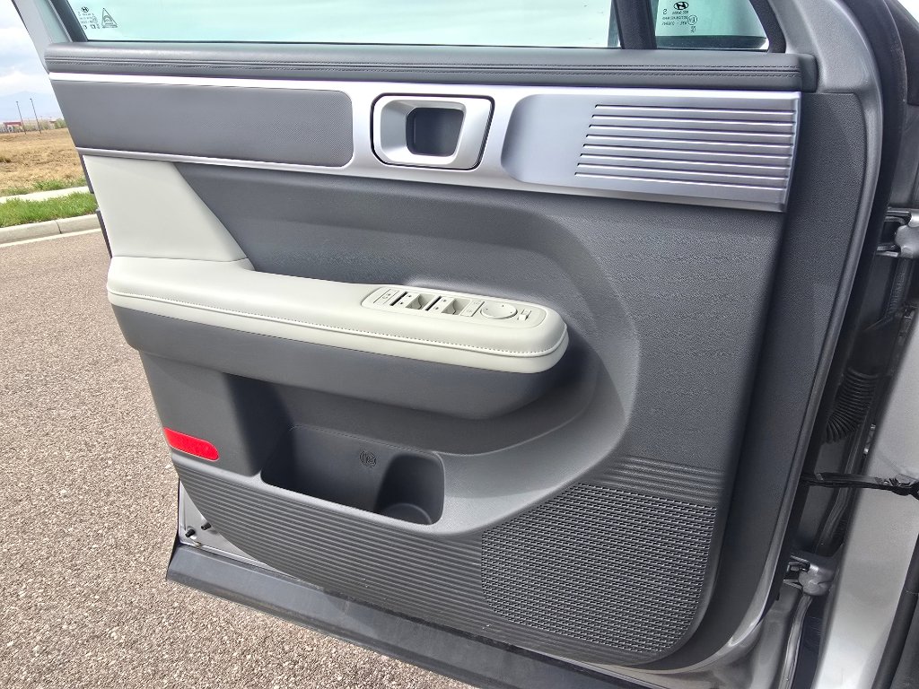 Used 2025 Hyundai Santa Fe SEL image 16