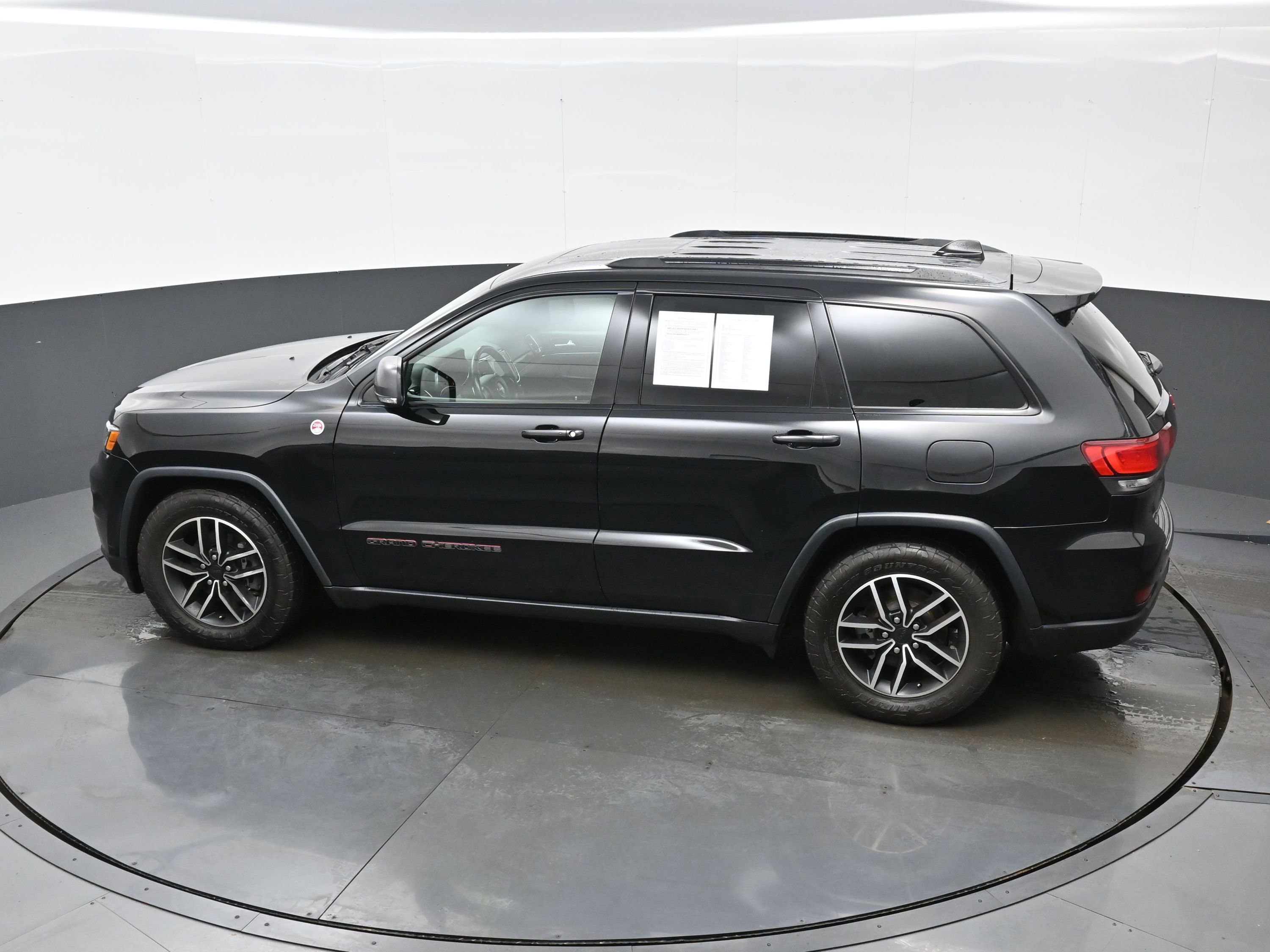 Used 2020 Jeep Grand Cherokee Trailhawk AWD/4WD image 34