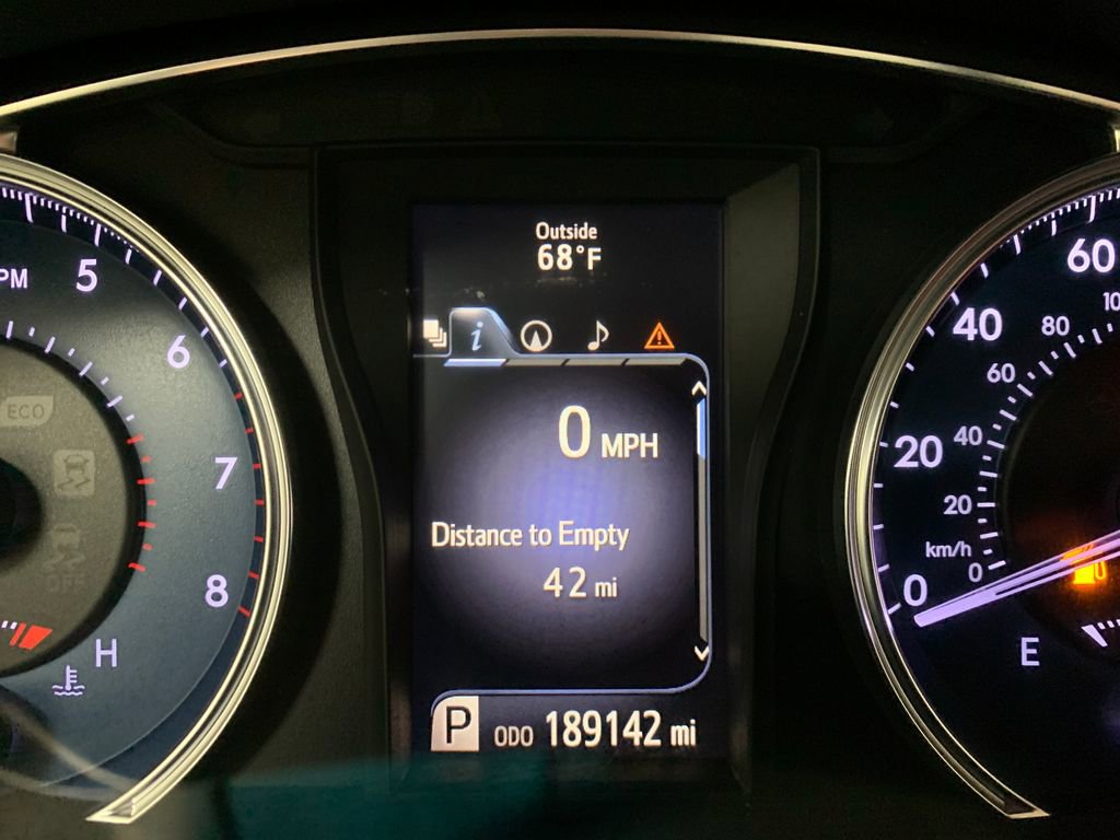 Used 2017 Toyota Camry XLE w/ Moonroof Package image 31