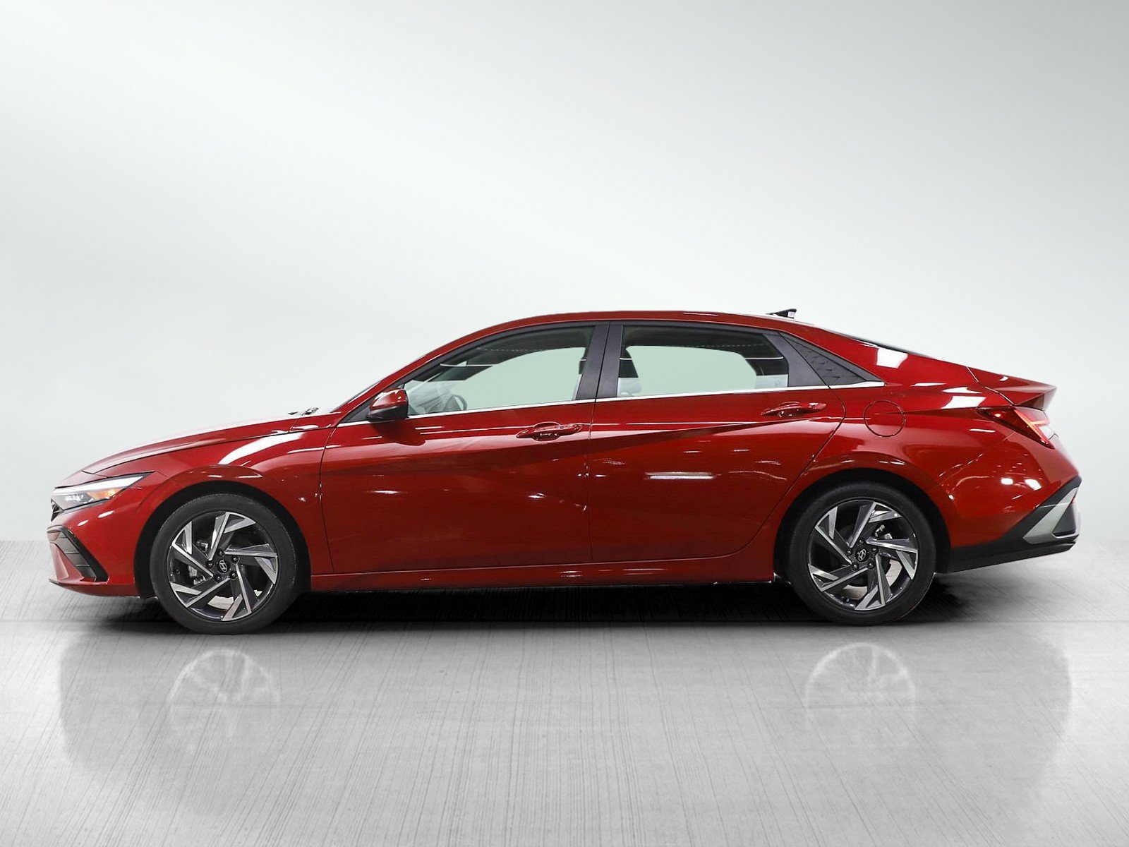 Used 2025 Hyundai Elantra SEL FWD image 2