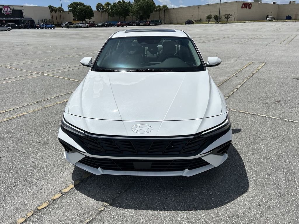 New 2025 Hyundai Elantra Limited image 8