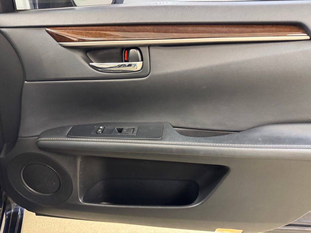 Used 2013 Lexus ES 350 w/ Premium Pkg image 28