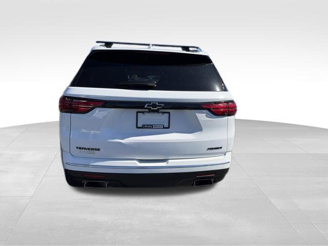 Used 2023 Chevrolet Traverse Premier FWD image 6