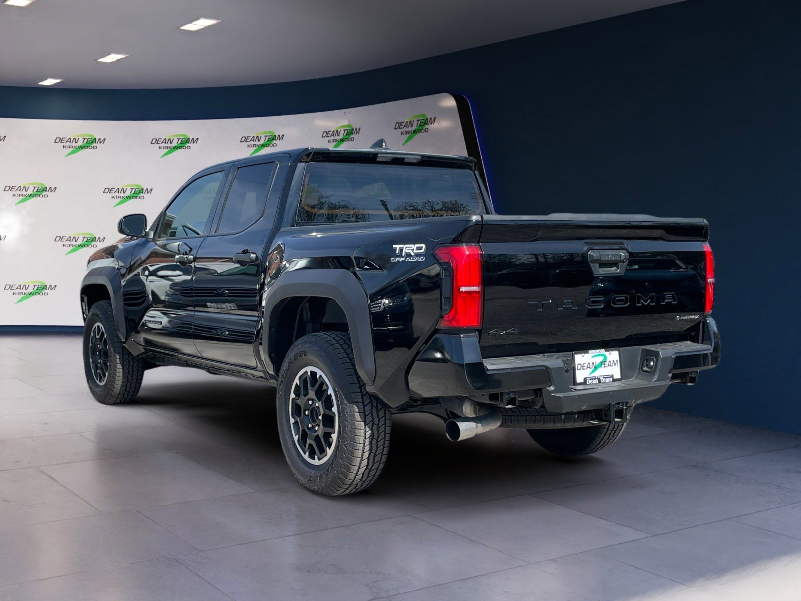 Used 2025 Toyota Tacoma TRD Off-Road AWD/4WD image 6