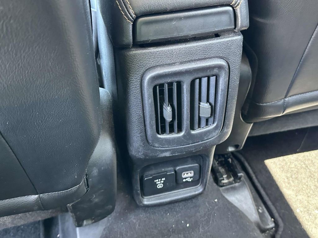 Used 2018 Jeep Compass Limited AWD/4WD image 13